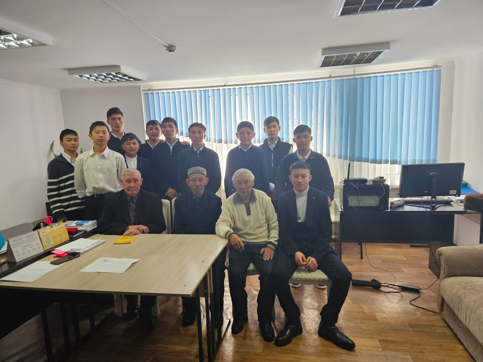 Жеті атасын білген ер, жеті елдің қамын жер